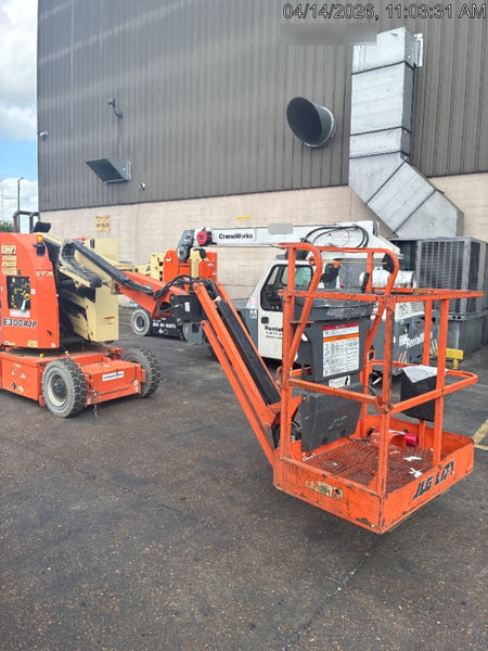 2019 JLG E300AJP