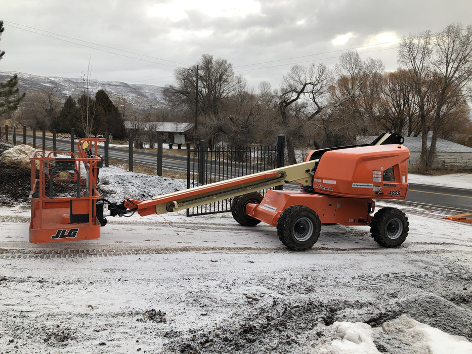 2019 JLG 400S
