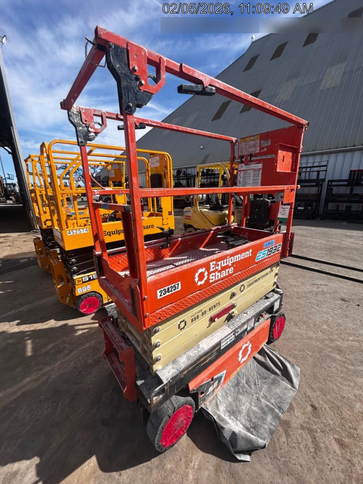 2022 JLG ES1932