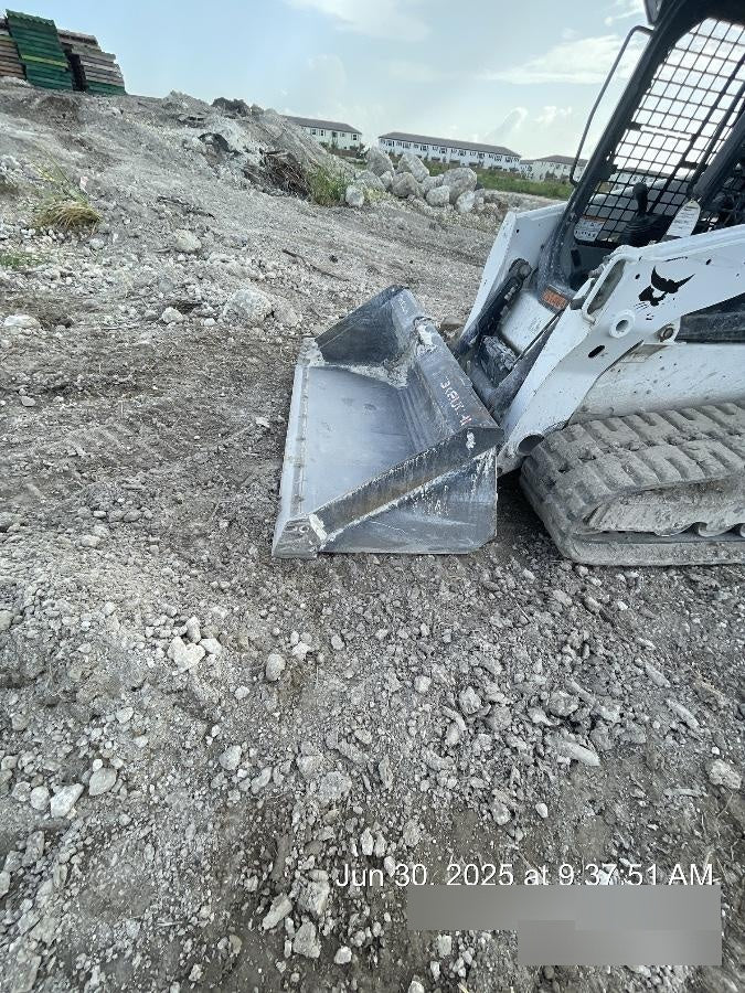 2023 TAKEUCHI 67" Smooth Bucket - Takeuchi