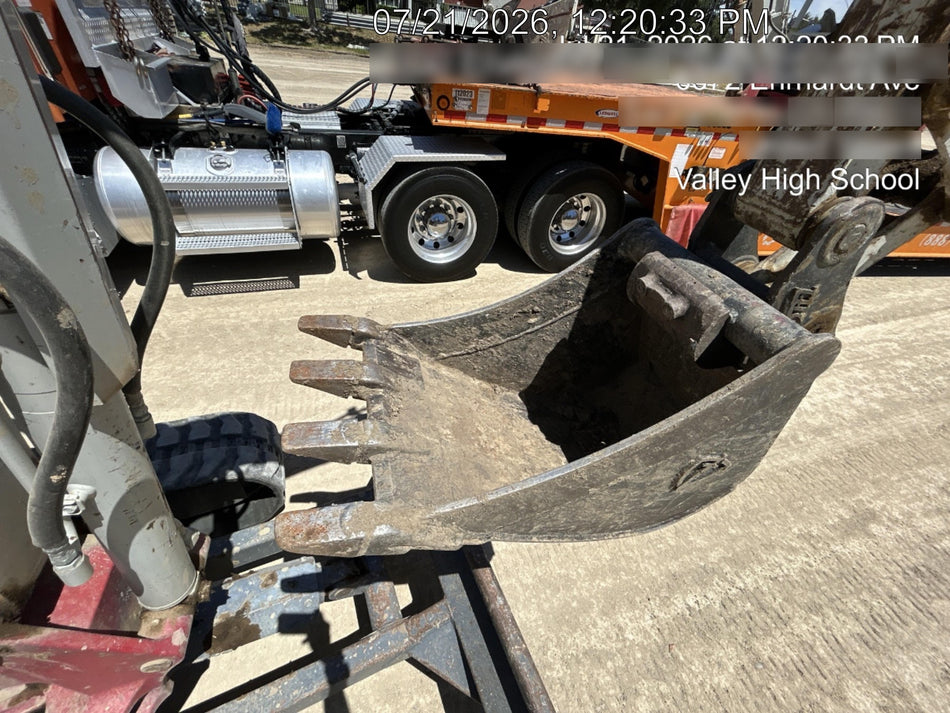 2022 TAKEUCHI TB235-2R