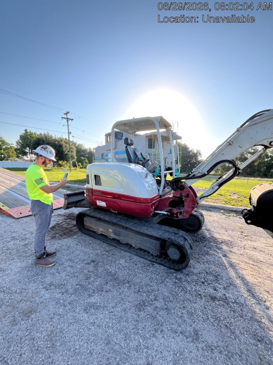 2022 TAKEUCHI TB250-2R