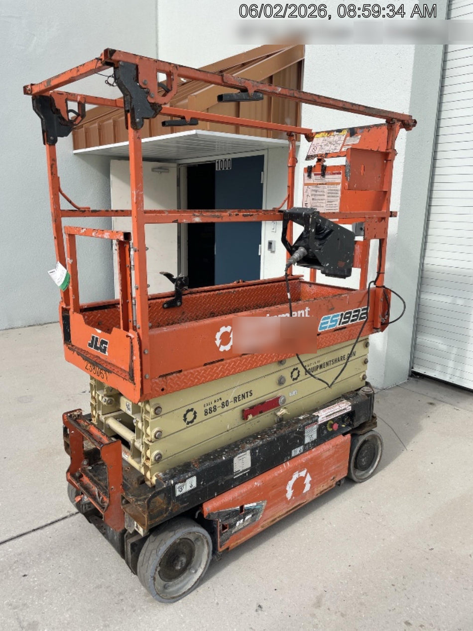 2022 JLG ES1932