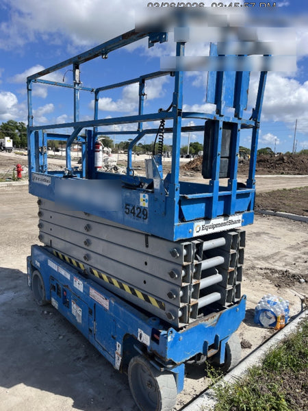 2017 Genie GS-3232 Genie GS3232 Narrow 32' Scissor Lift
