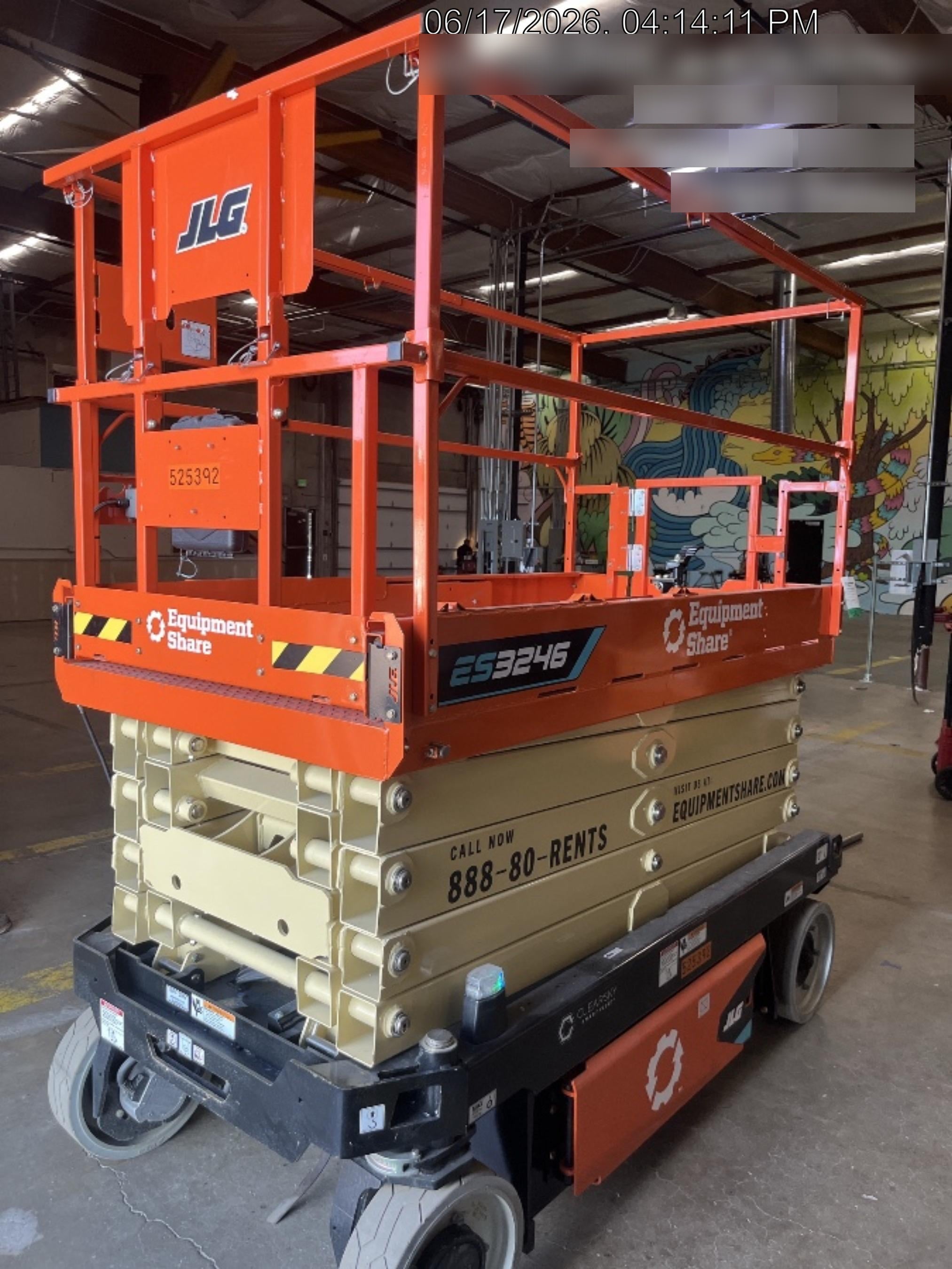 2025 JLG ES3246