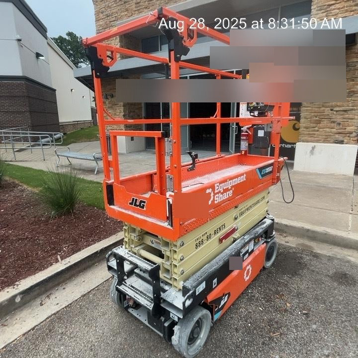 2025 JLG ES1932