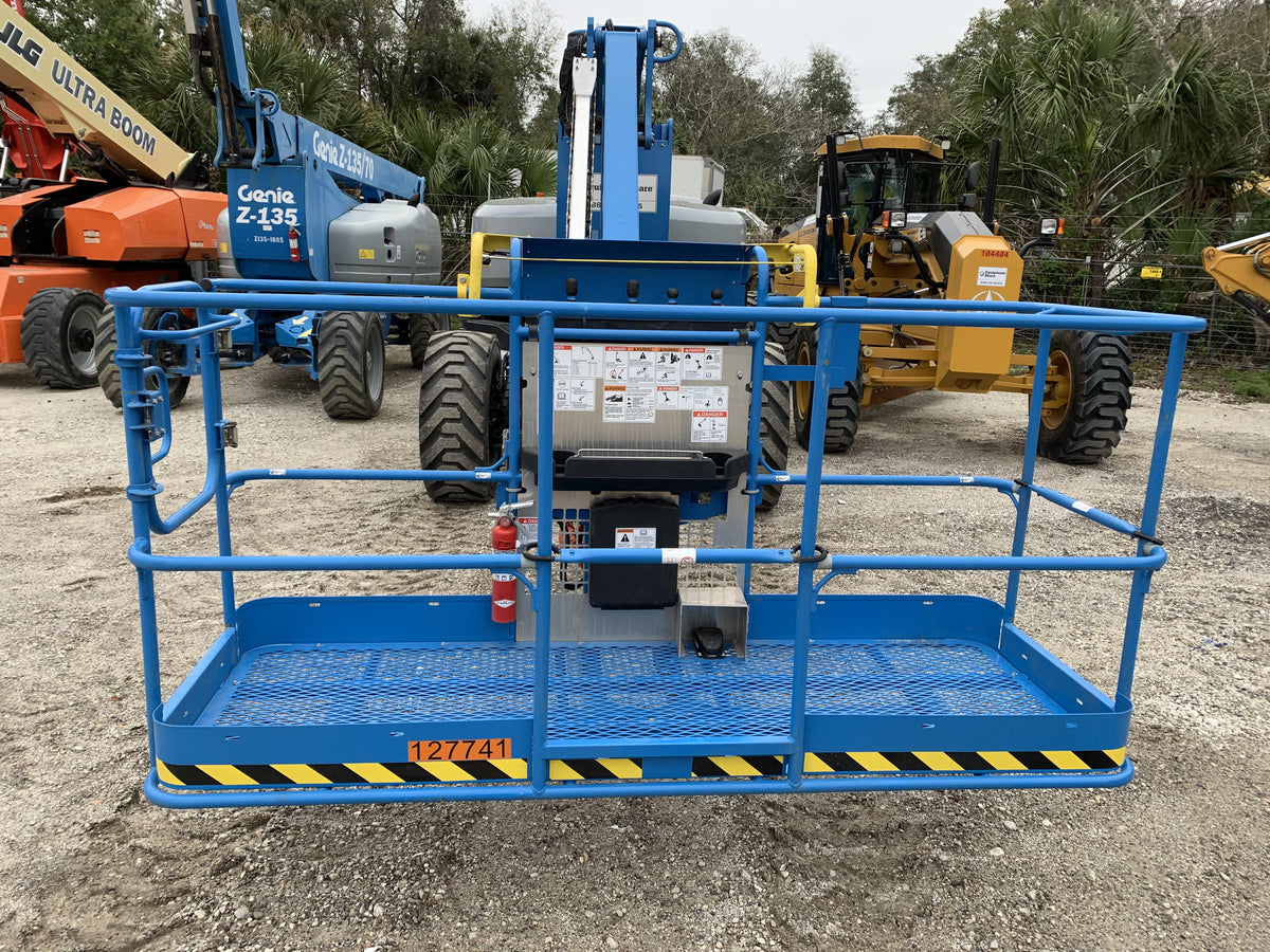 2021 GENIE ZX-135/70