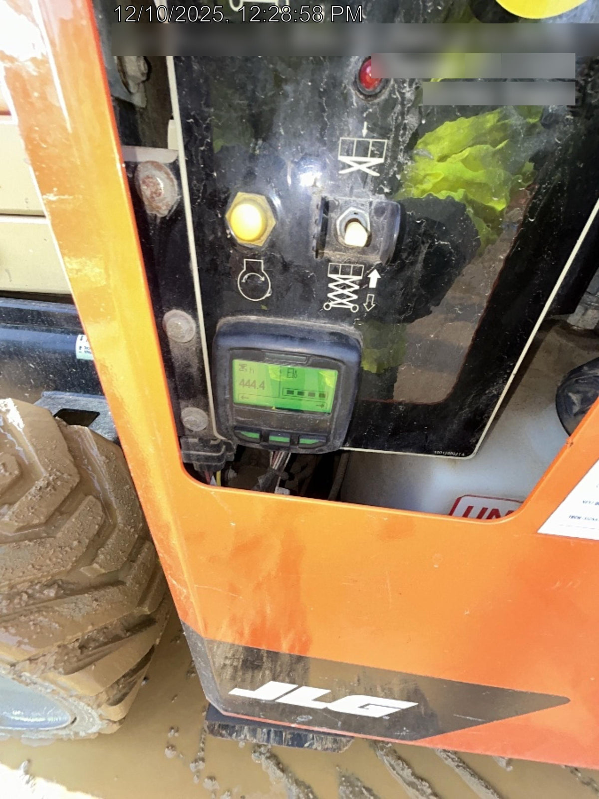 2021 JLG RT4069