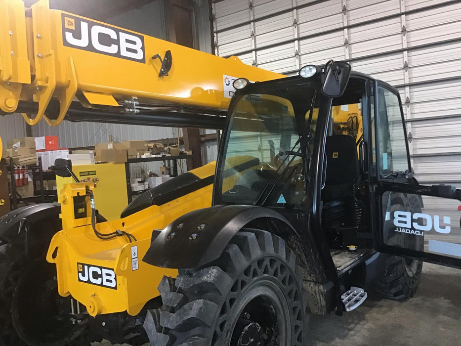 2018 JCB 509-42 74 HP w/CAB/HVAC, Beacon, Aux Hydraulics, Worklights, Solid Tires