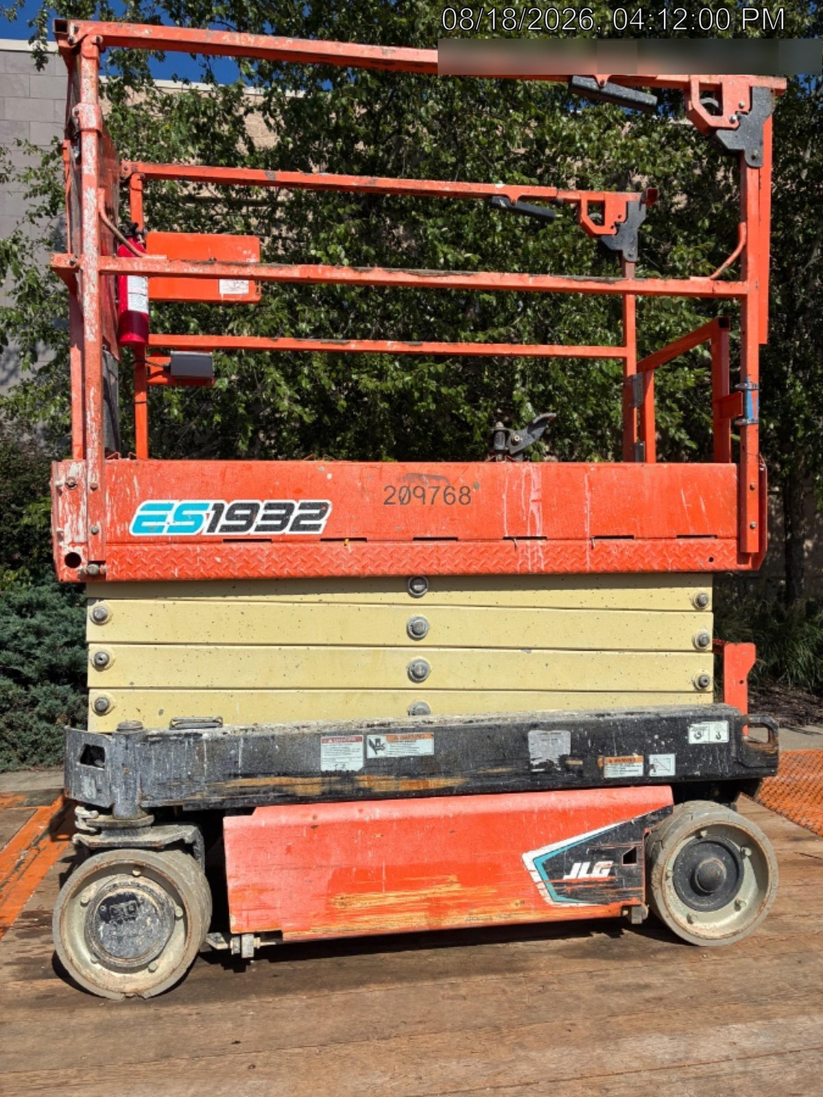2022 JLG ES1932