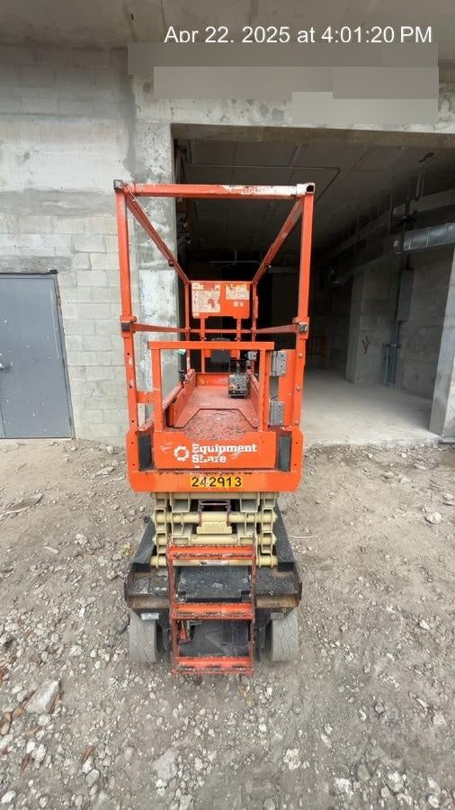 2022 JLG ES2632