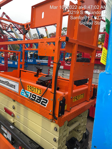 2021 JLG ES1932
