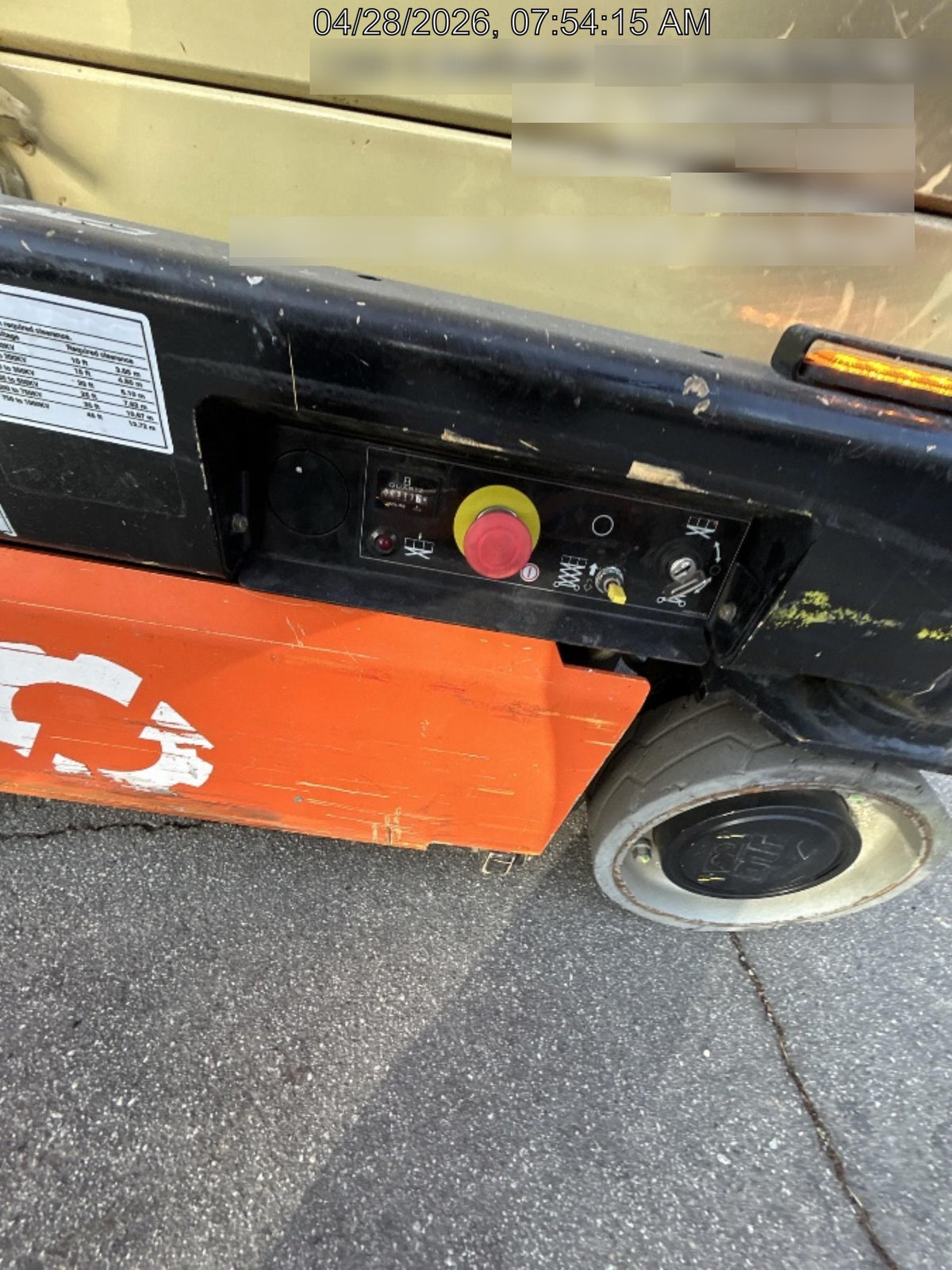 2023 JLG ES1932