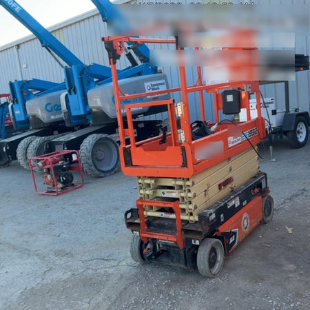 2021 JLG ES1932