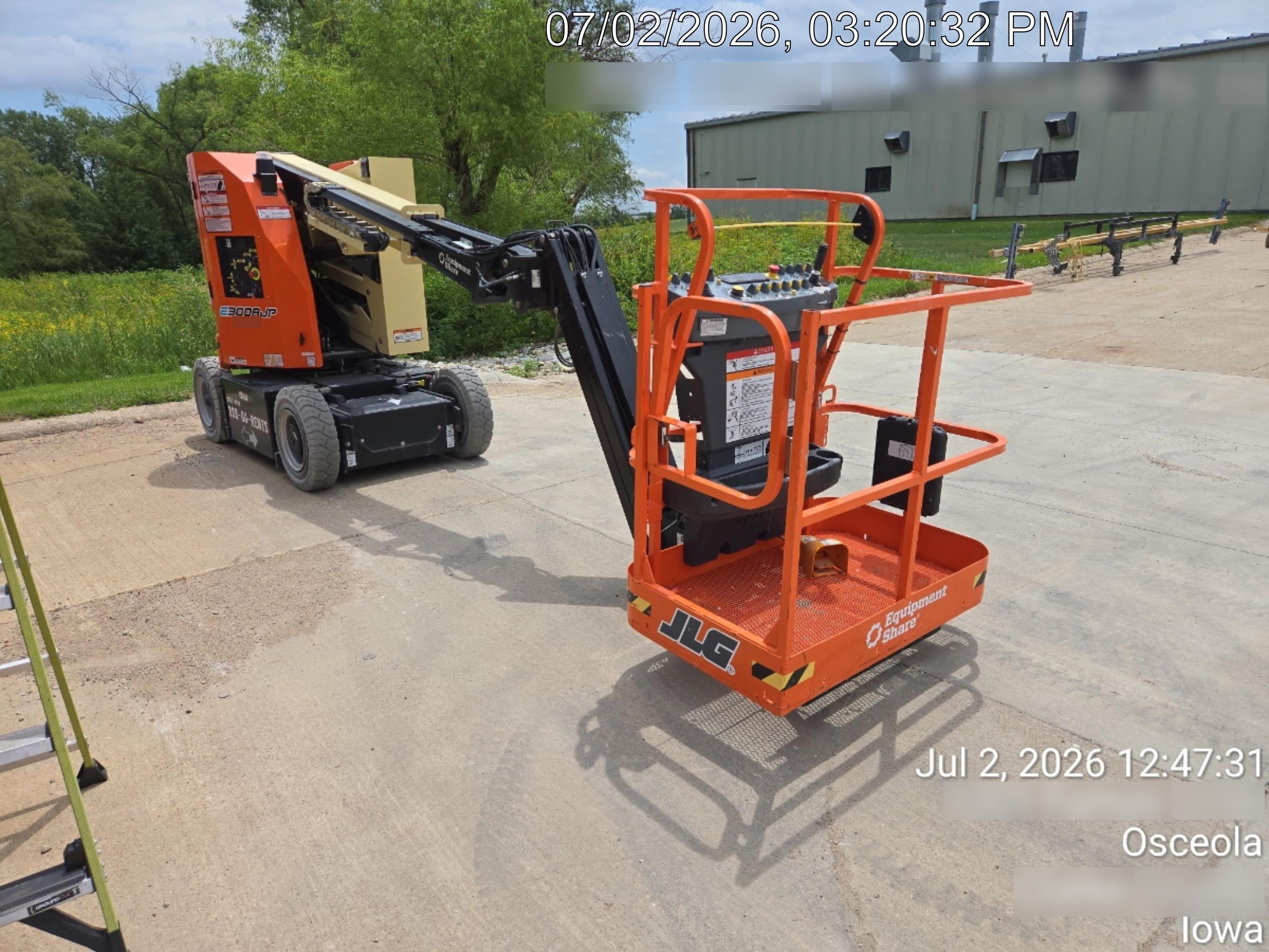 2025 JLG E300AJP