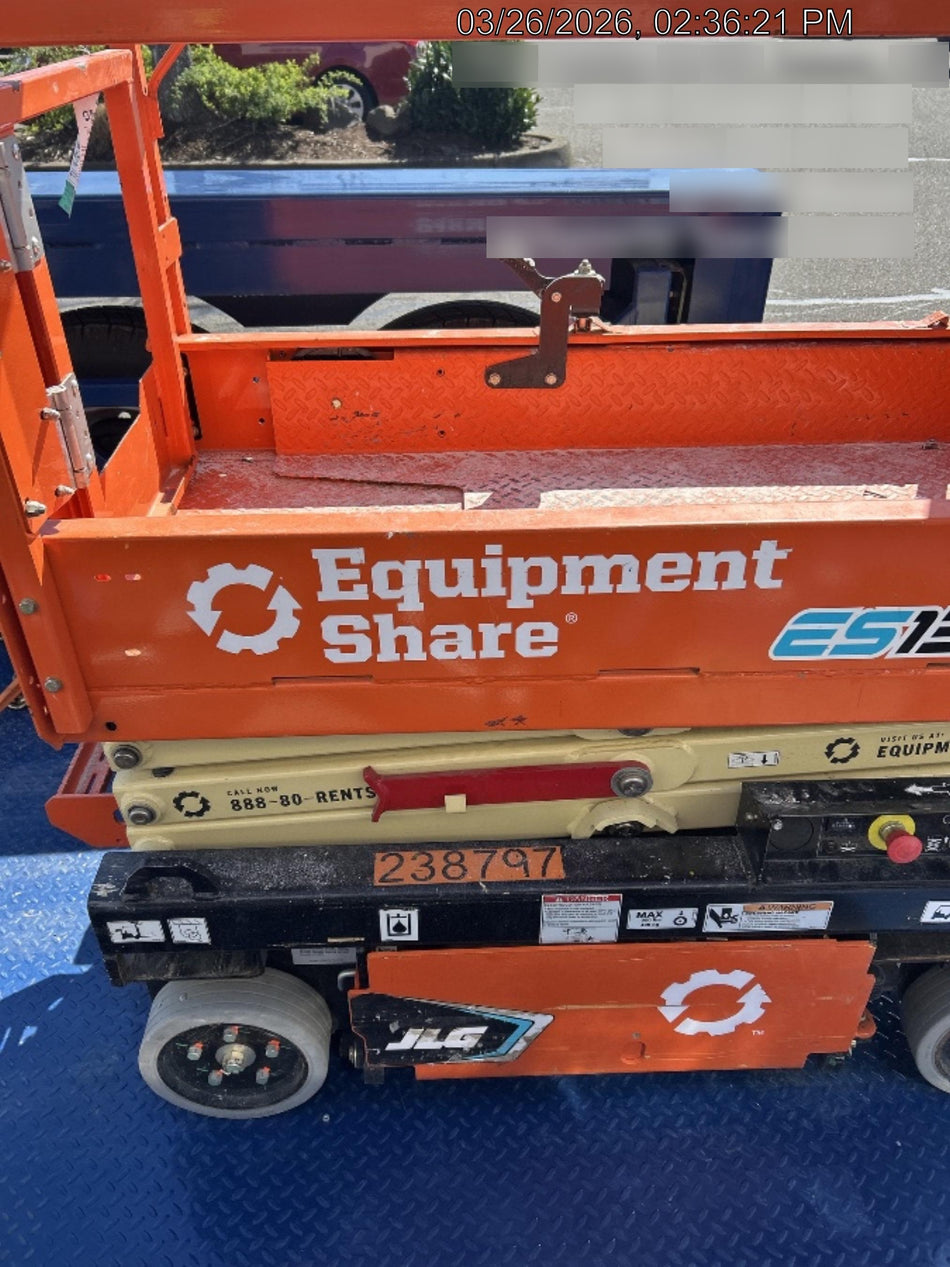 2022 JLG ES1330L