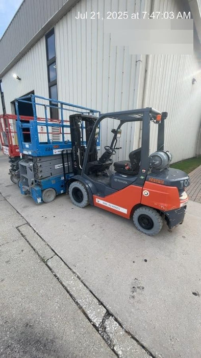 2016 Genie GS-3232 Genie GS3232 Narrow Scissor Lift