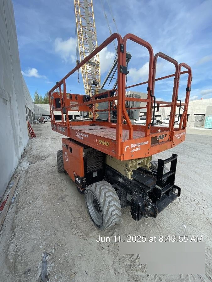 2022 JLG RT2669