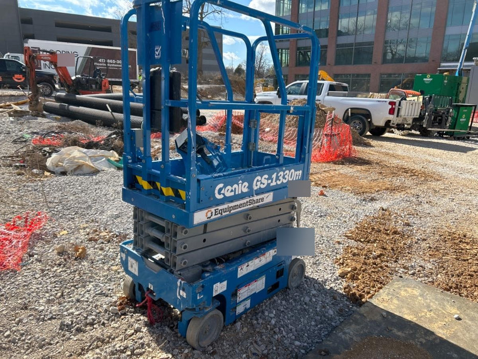 2021 GENIE GS-1330m