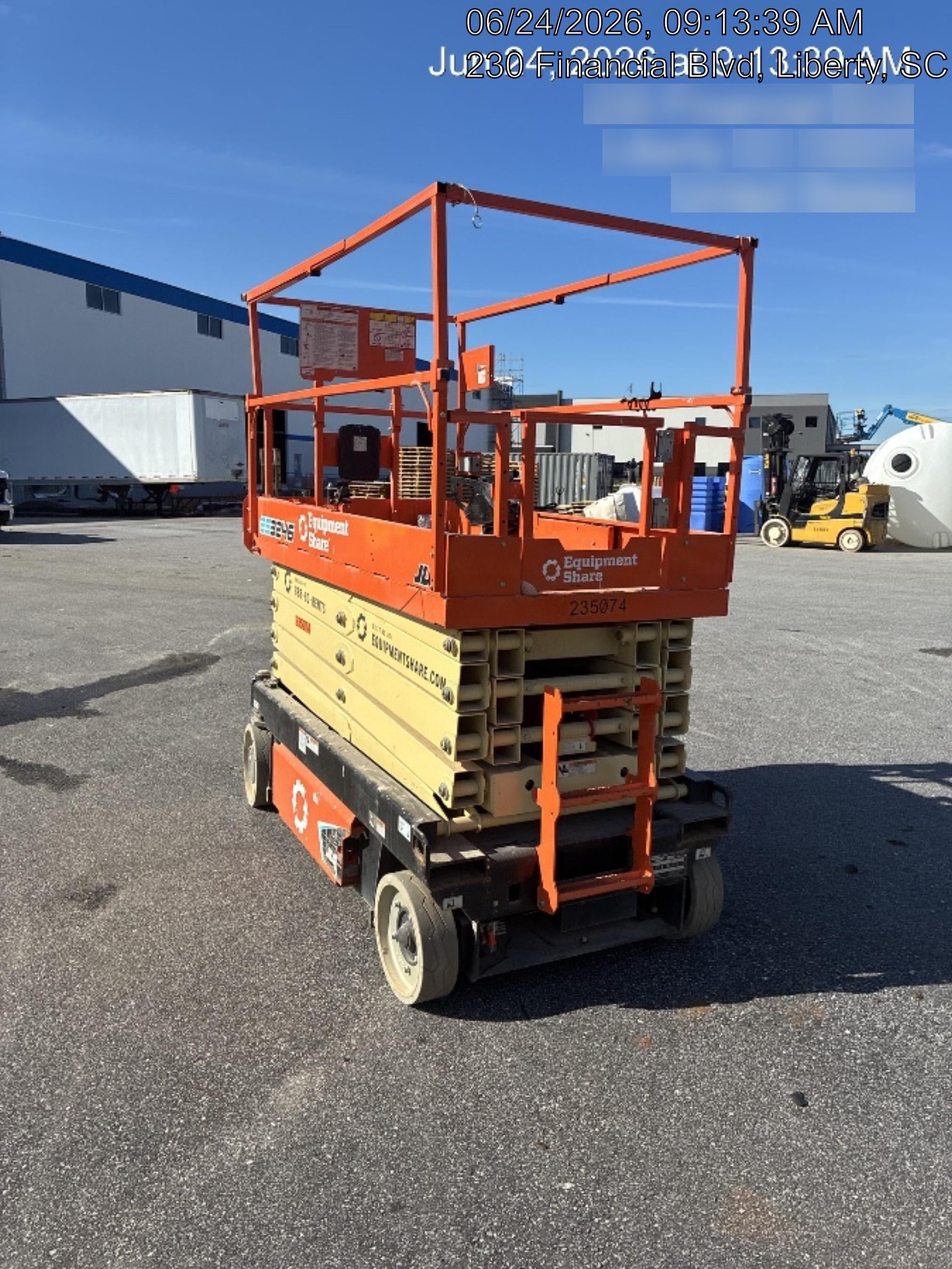 2022 JLG ES3246