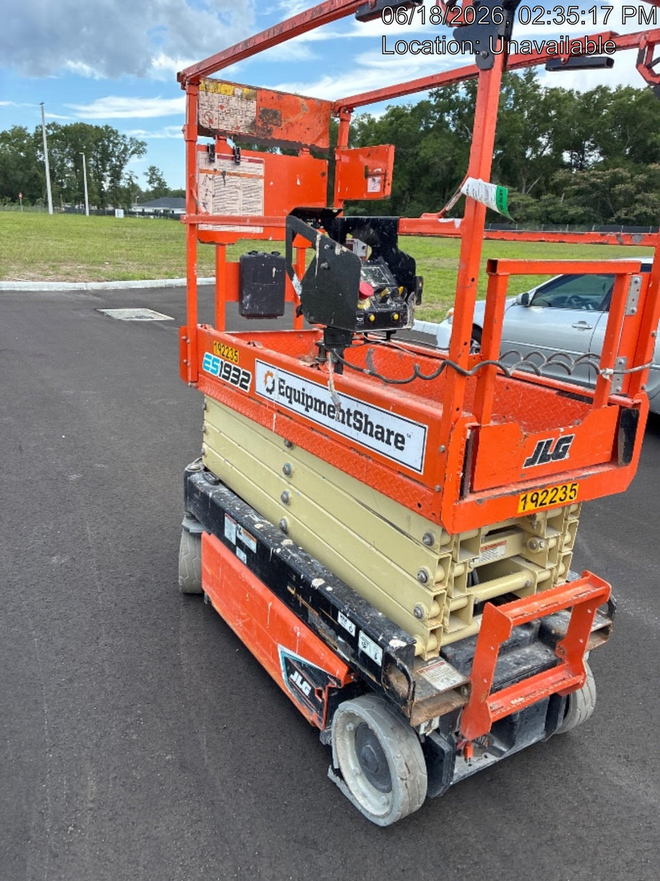 2021 JLG ES1932