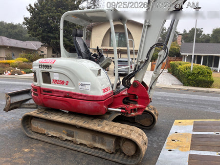 2021 TAKEUCHI TB250-2