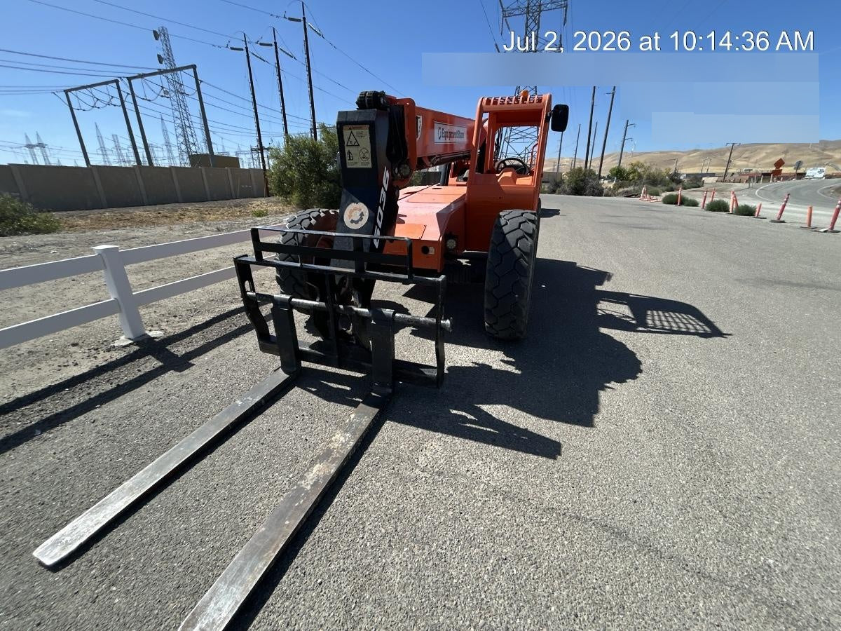 2021 JLG 6036