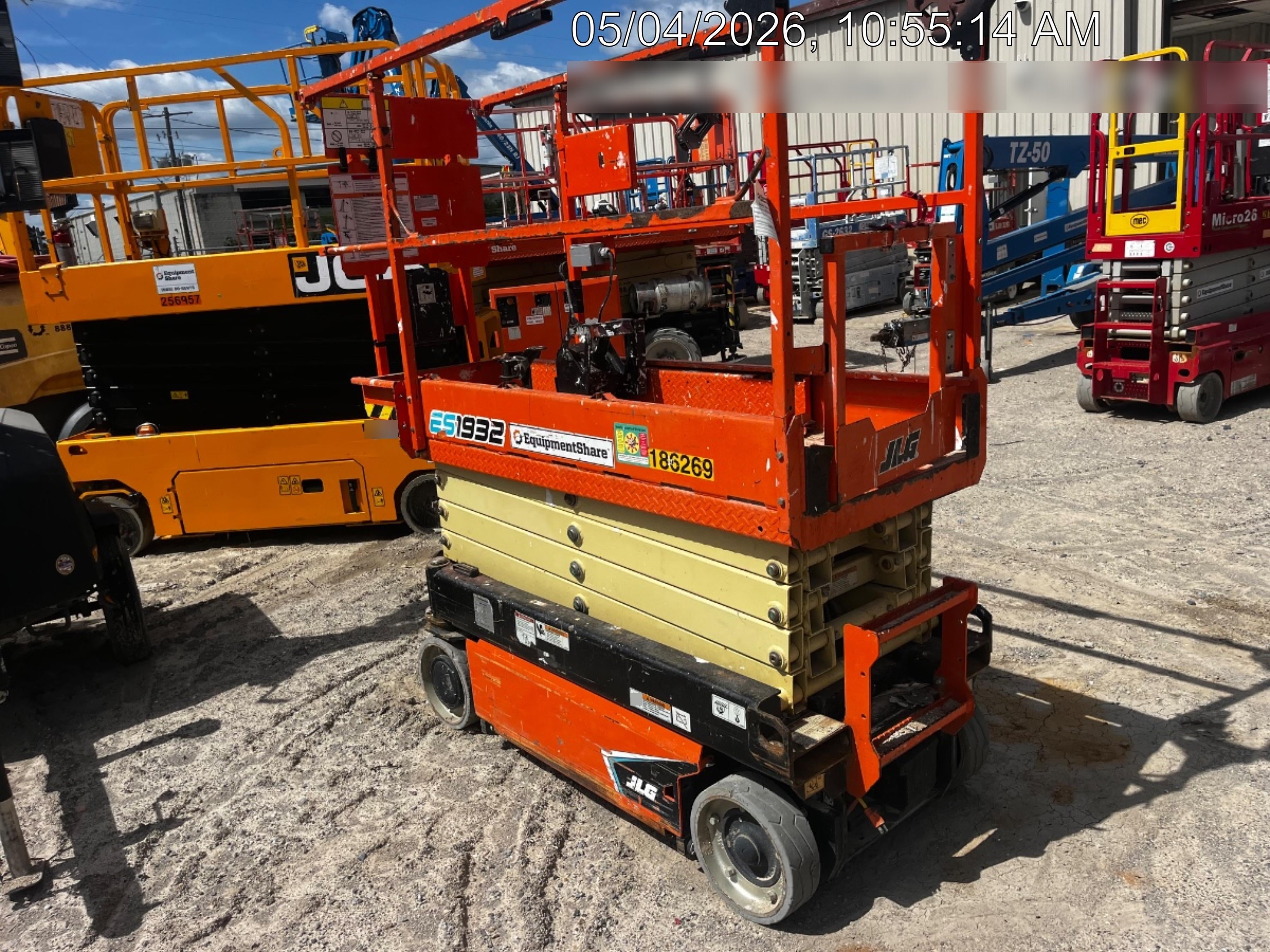 2021 JLG ES1932
