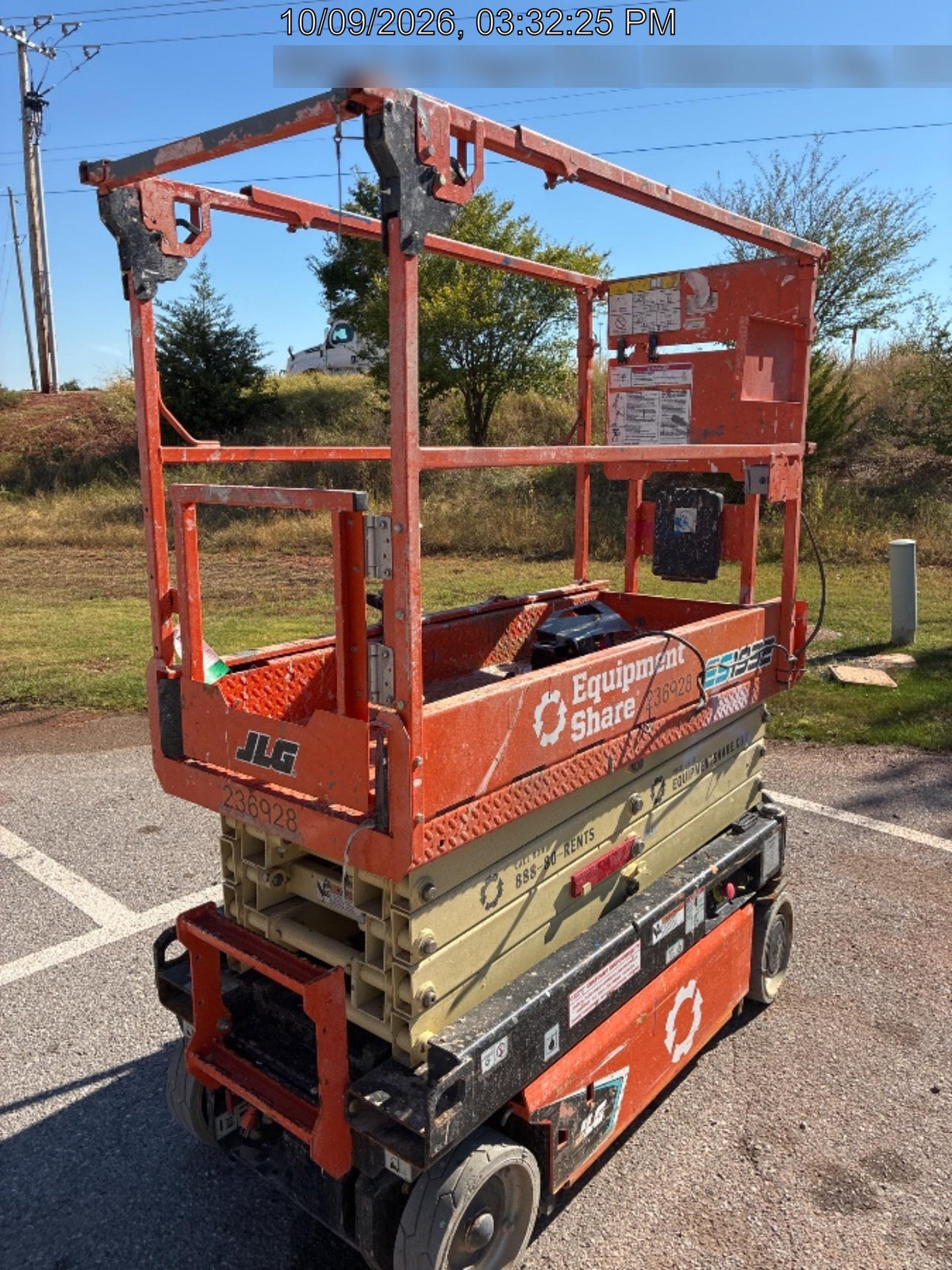 2022 JLG ES1932