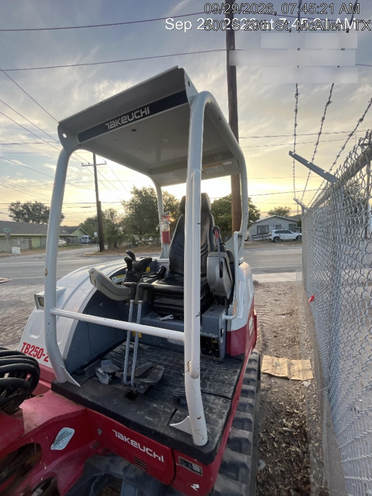 2021 TAKEUCHI TB250-2