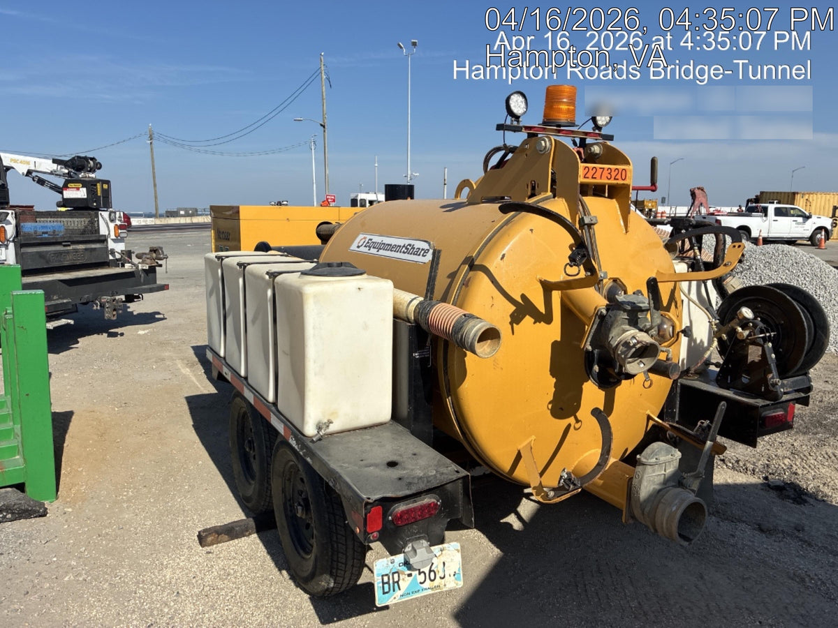 2022 Vac-Tron LP573XDT T4 Koehler Diesel Engine, 500 Gallon Debris Tank, x2 100 Gallon Water Tanks