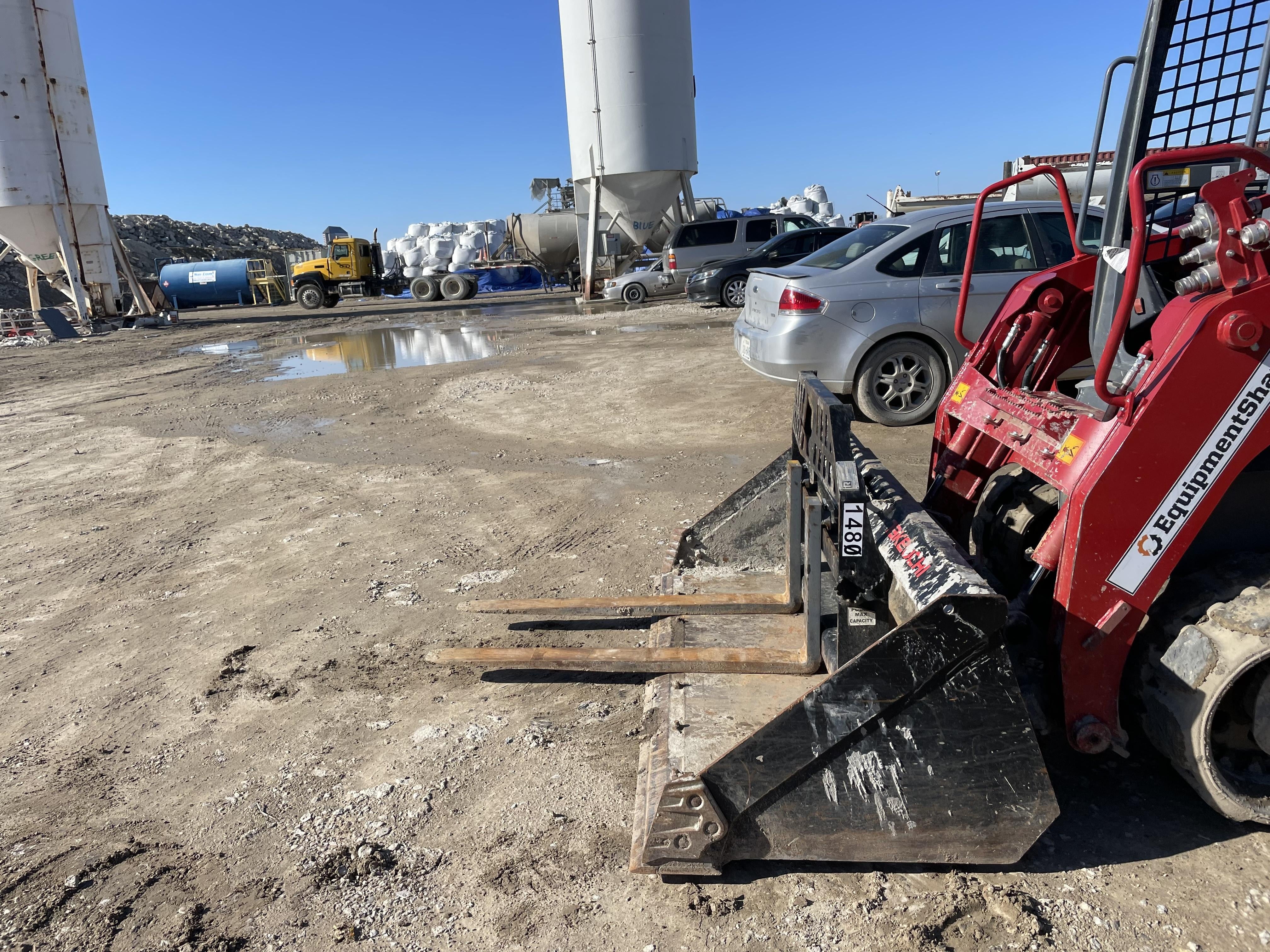 2016 EMKAY 48" Pallet Forks - EMKAY