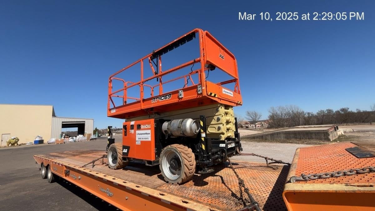 2021 JLG RT4069