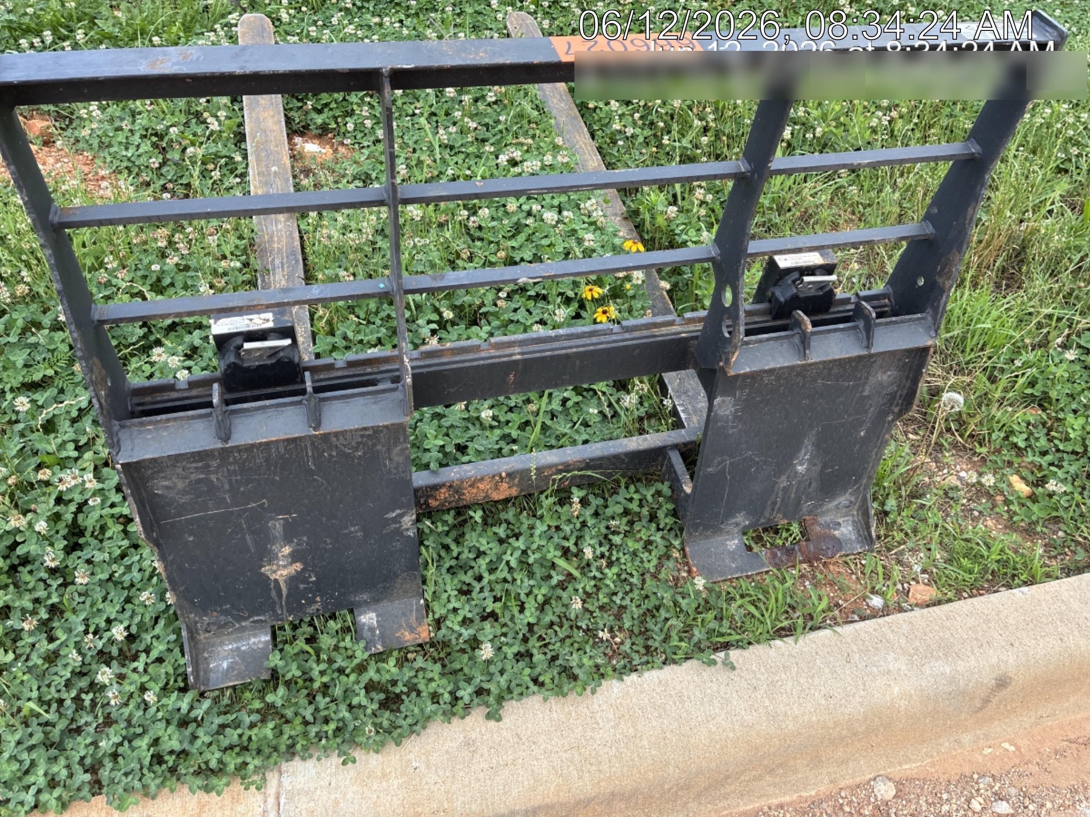 2026 ARROW MATERIAL HANDLING 72" Pallet Forks - Arrow
