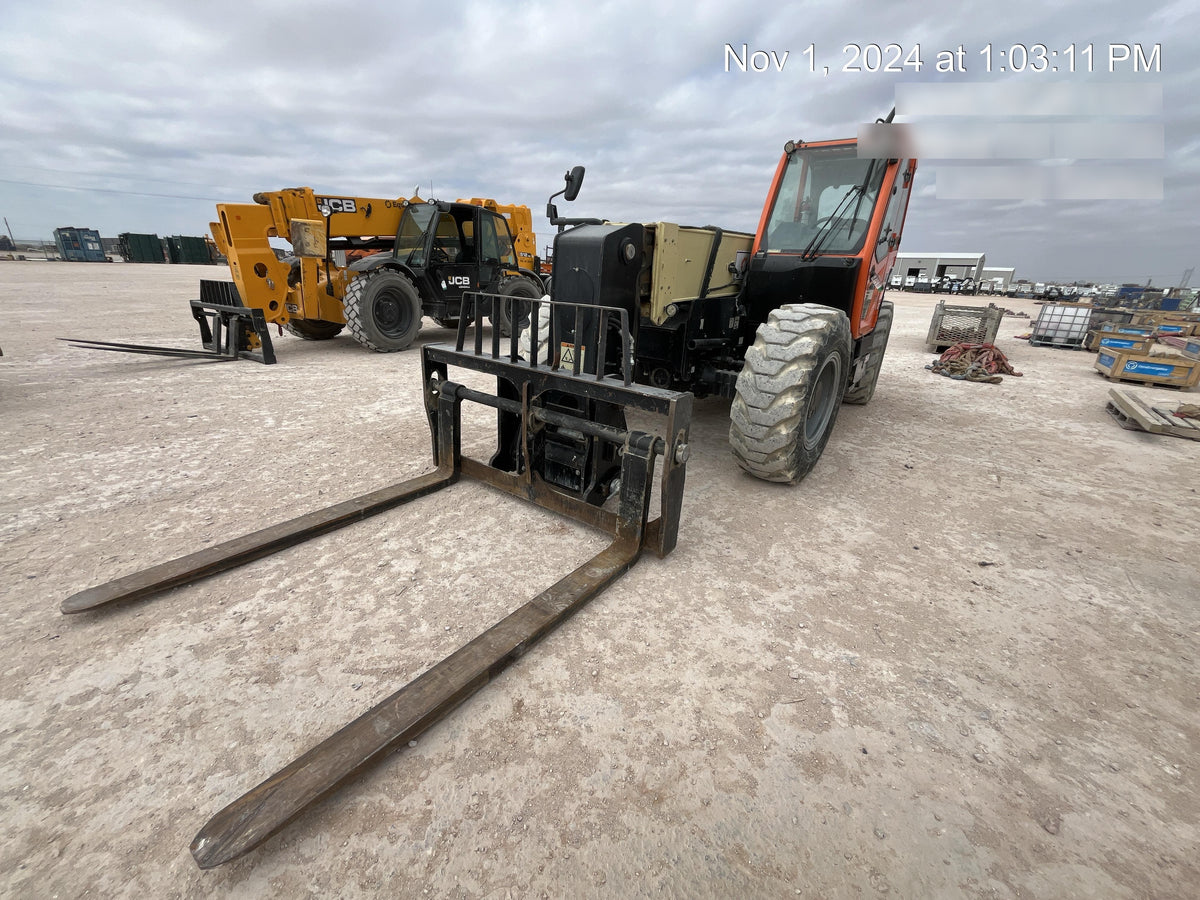 2021 JLG 1732