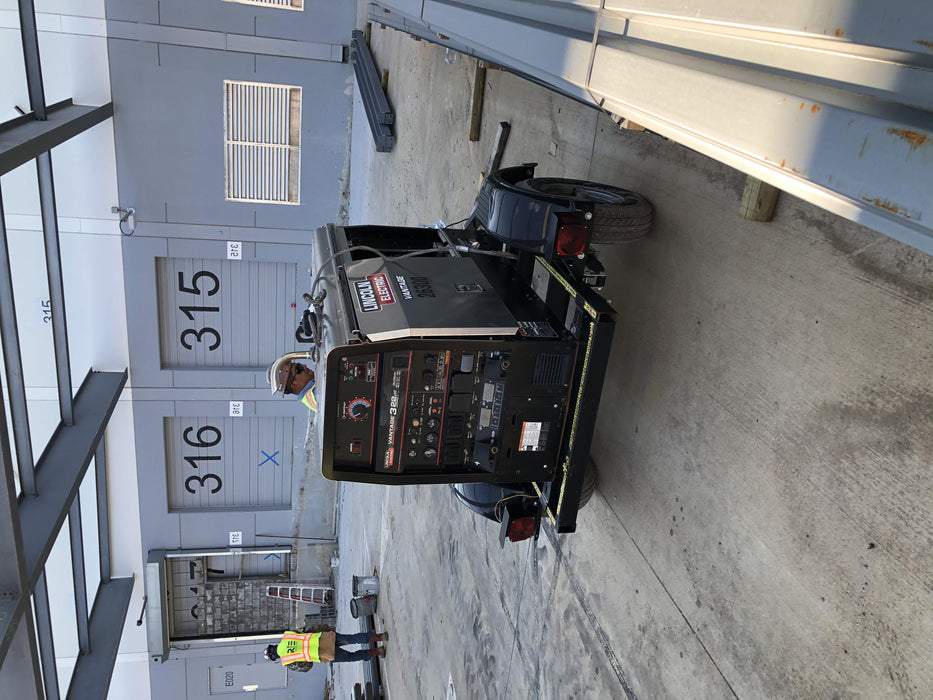 2019 Lincoln Electric Vantage 322 Lincoln Vantage 322 Welder w/Trailer, Light Kit, Cable Rack