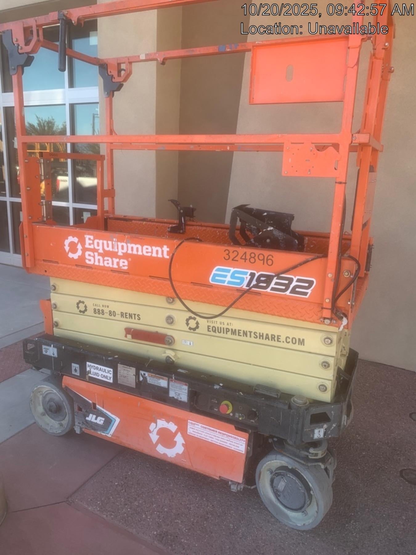 2023 JLG ES1932