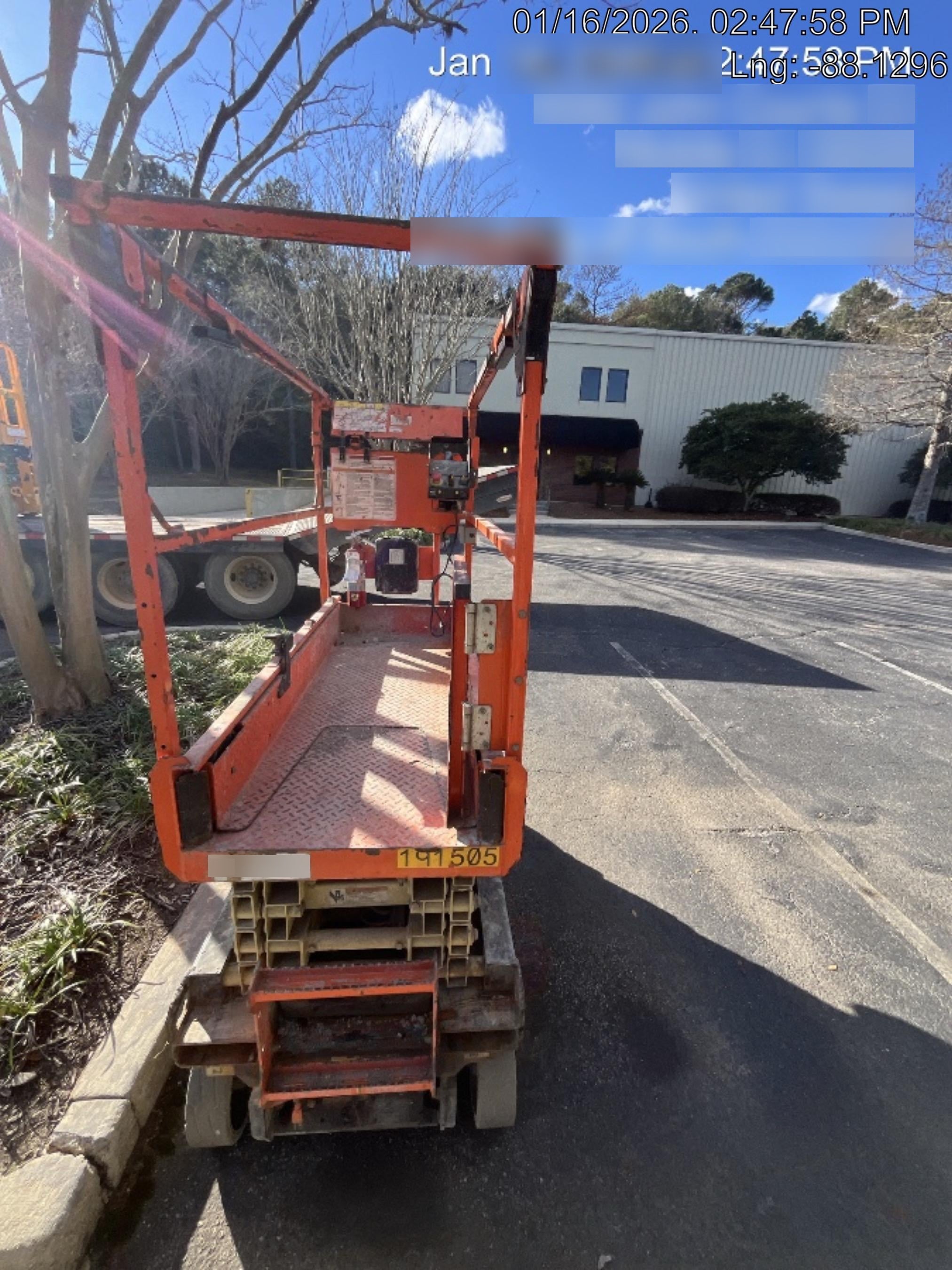 2021 JLG ES1932