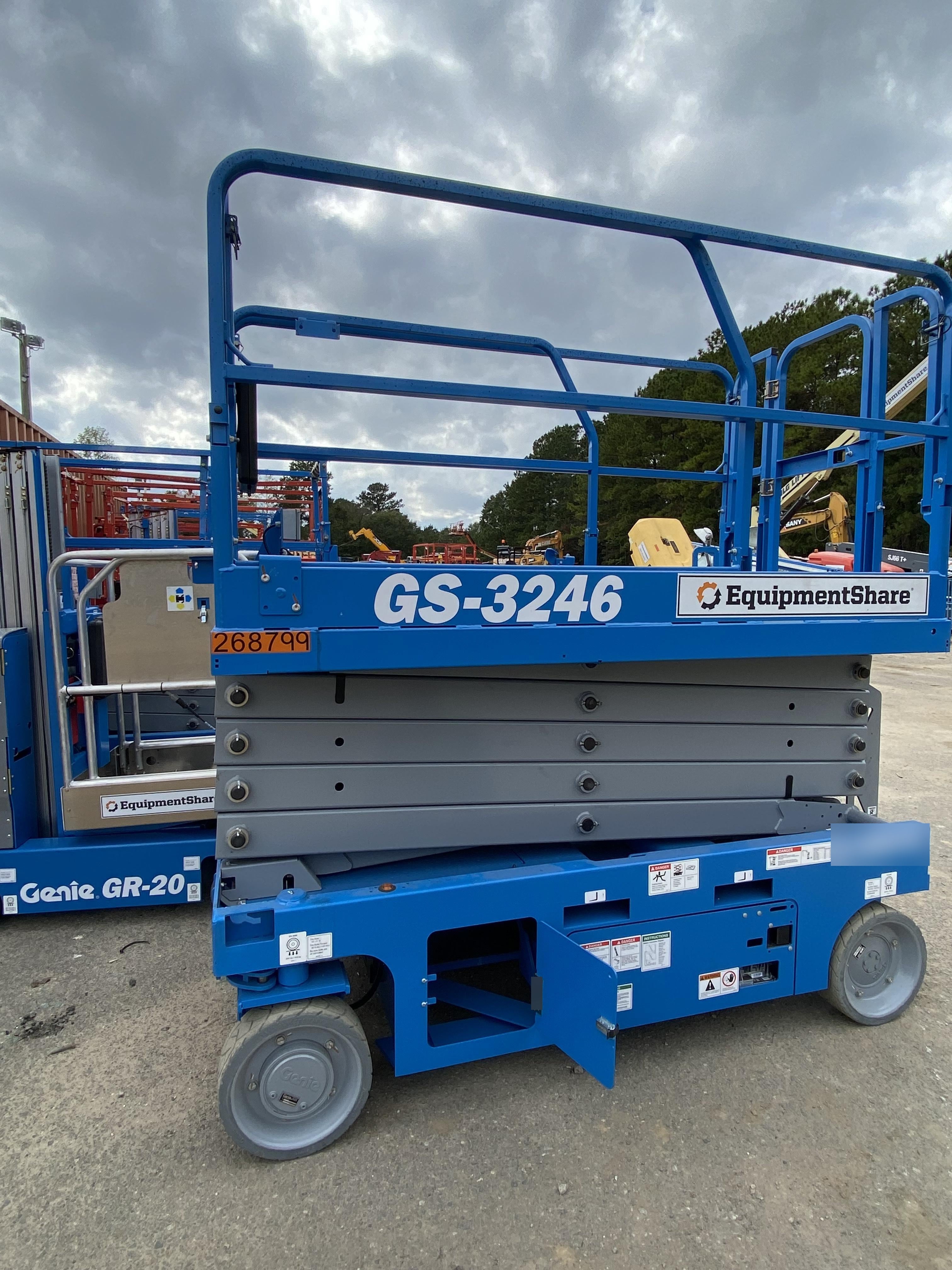 2022 GENIE GS-3246