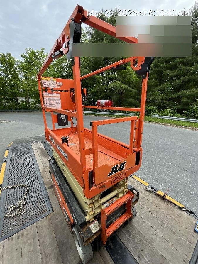 2021 JLG ES1932
