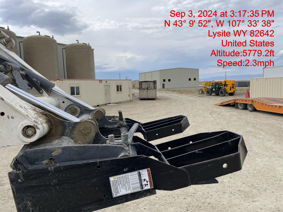 2022 TAKEUCHI 48" Pallet Forks - Takeuchi