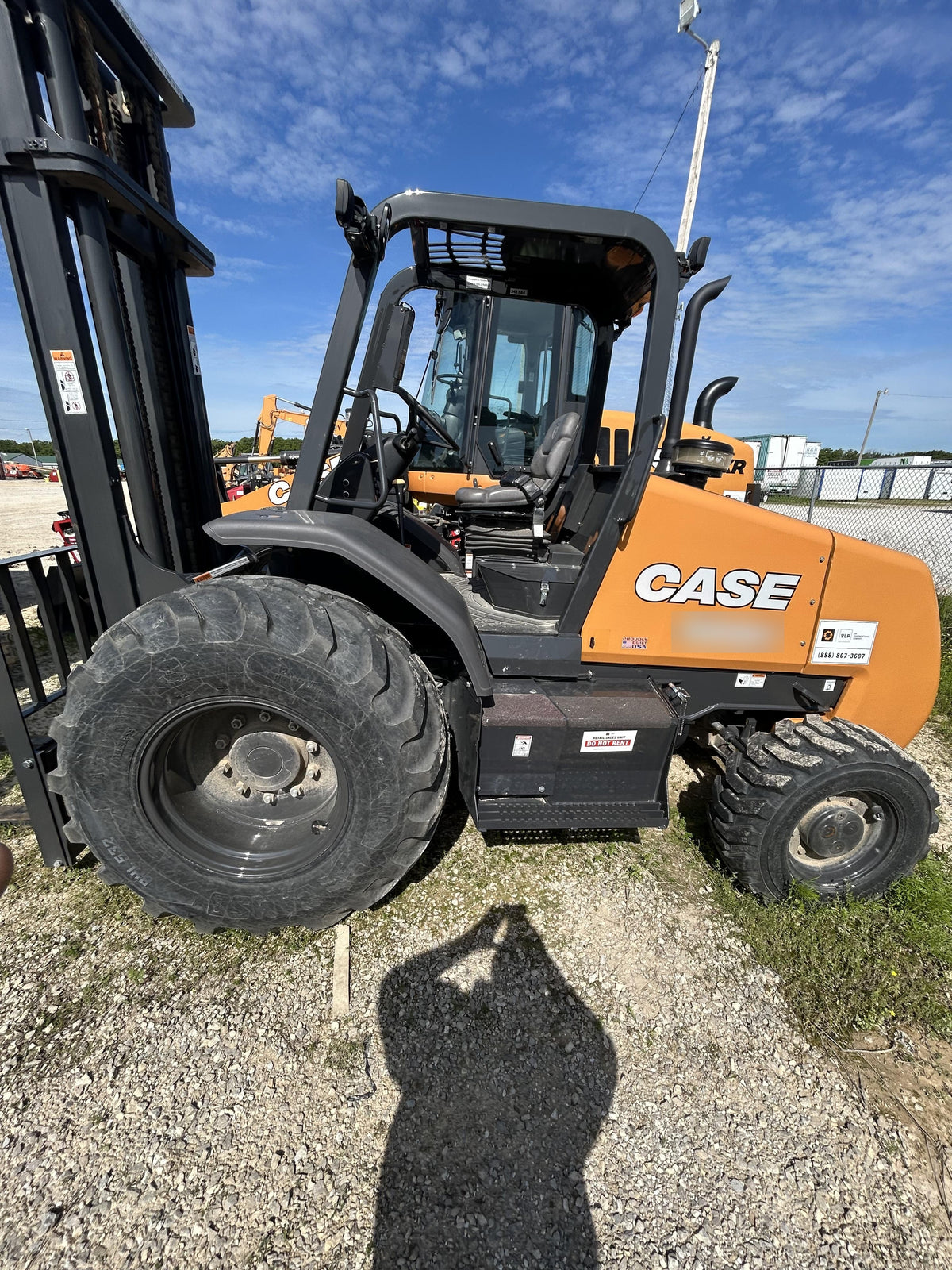 2023 CASE 588H