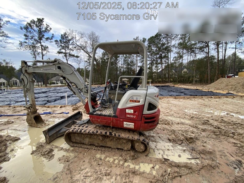 2021 TAKEUCHI TB235-2R