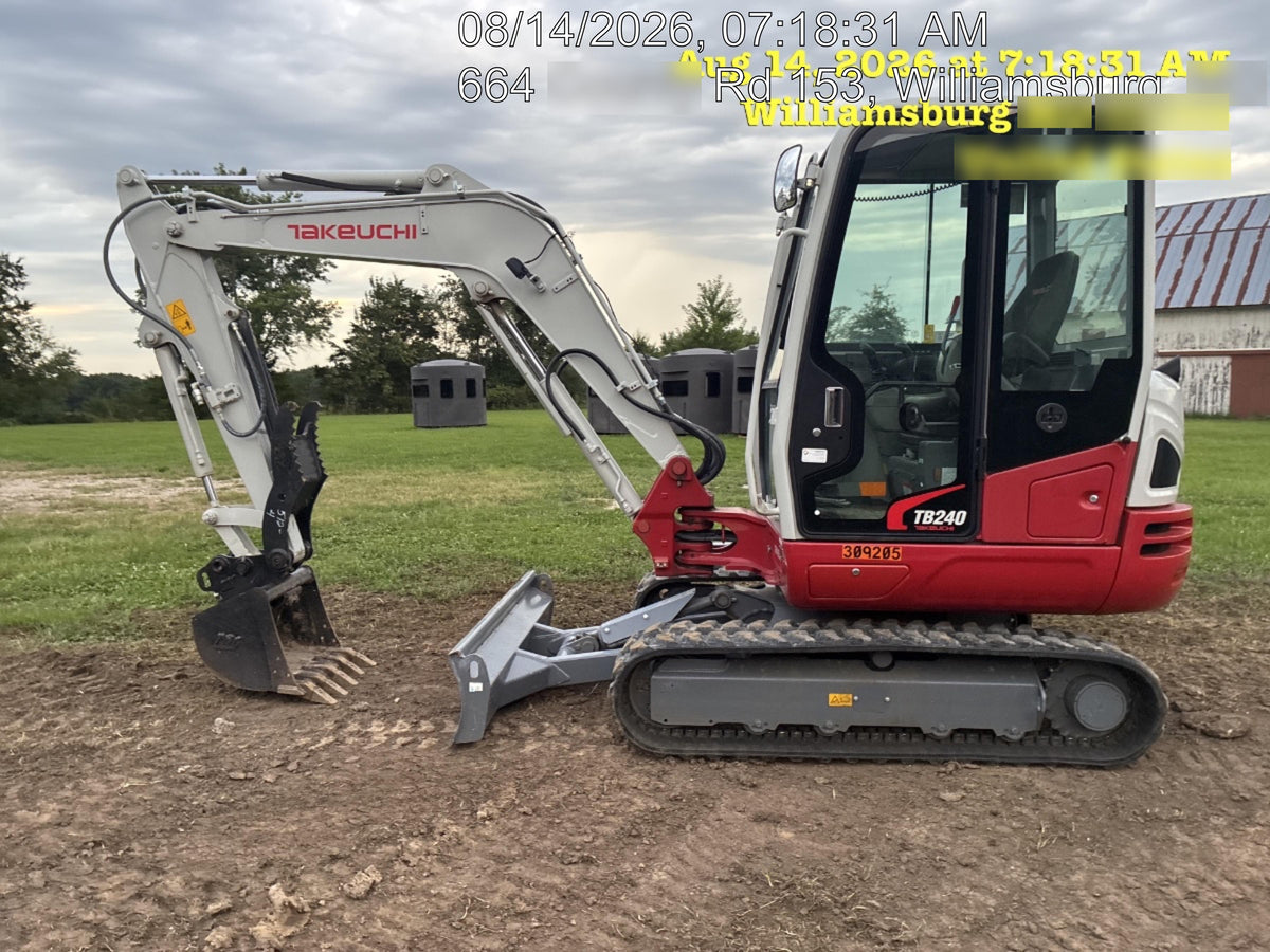 2022 TAKEUCHI TB240-CR
