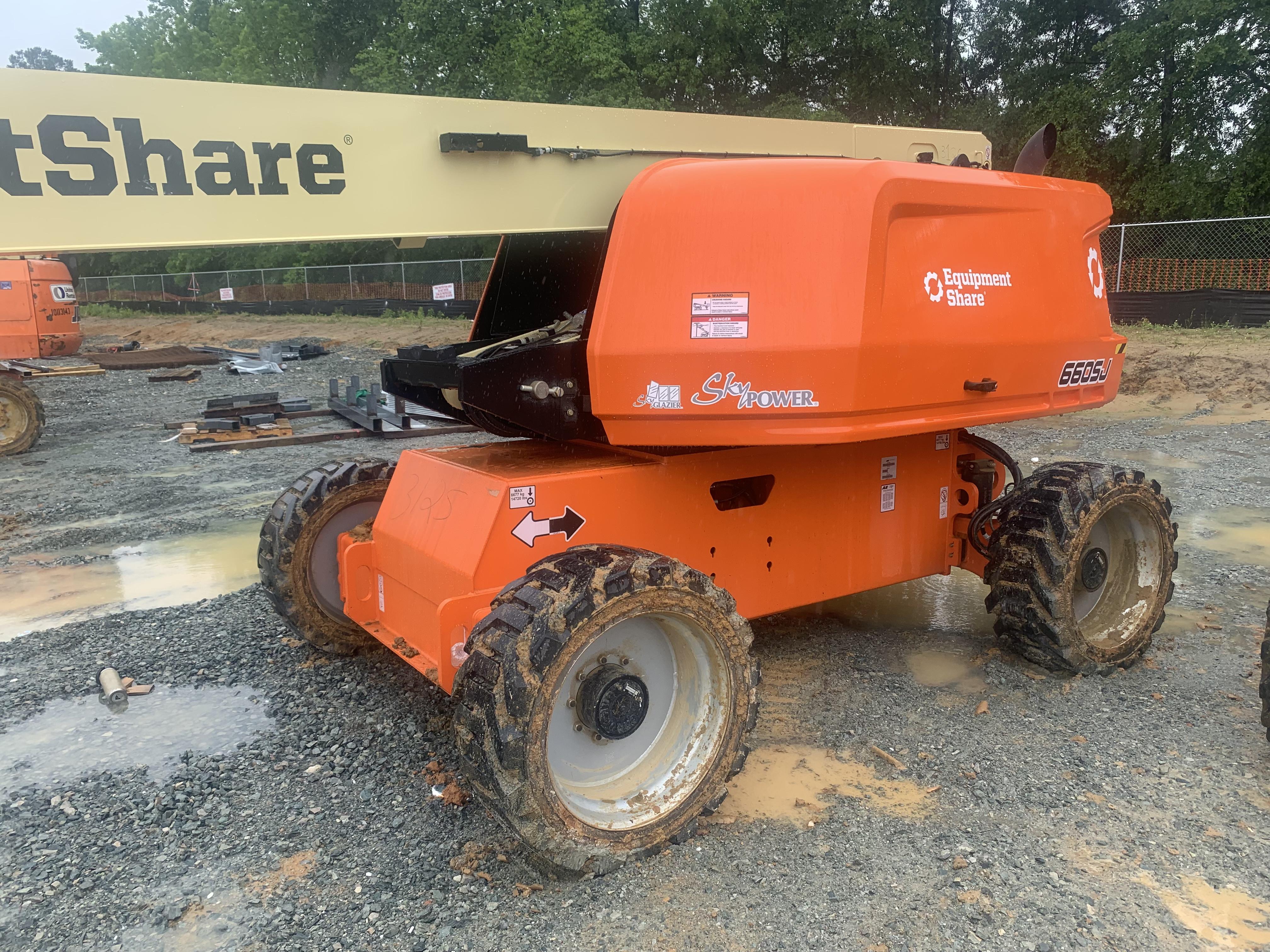 2023 JLG 660SJ