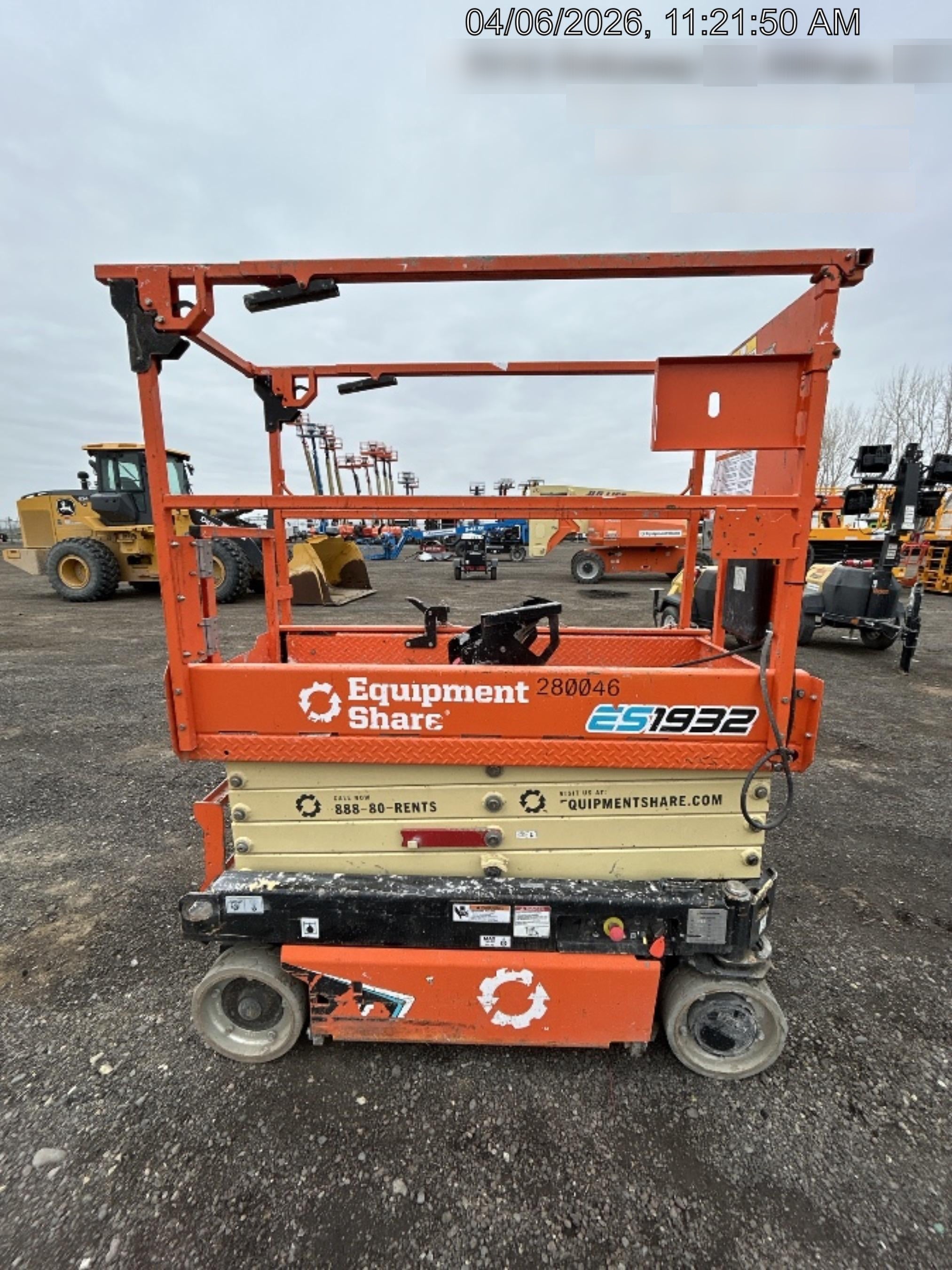 2022 JLG ES1932