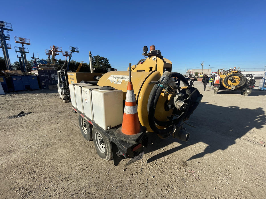 2021 Vac-Tron LP573SDT T4 Koehler Diesel Engine, 500 Gallon Debris Tank, x2 100 Gallon Water Tanks