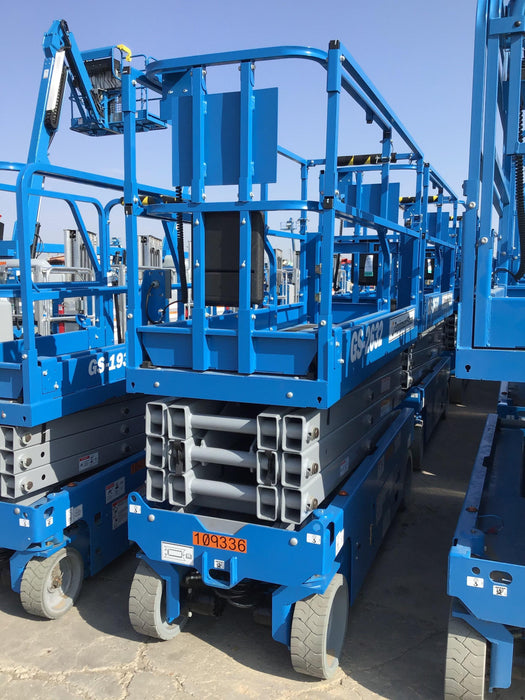 2020 Genie GS-2632 Solid NM Tires, Folding Rails with Half-Height Swing Gate, Beacon