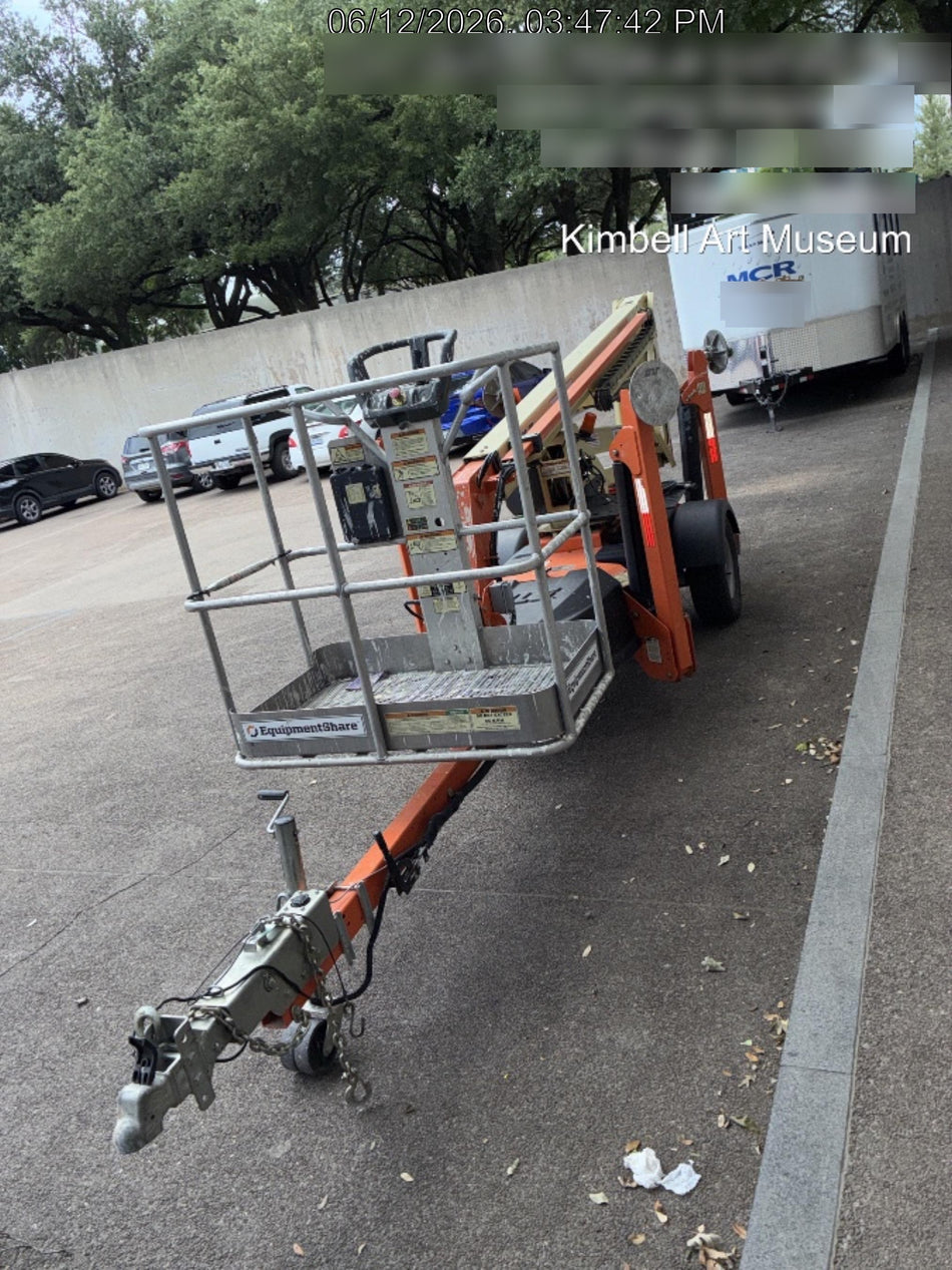 2022 JLG T350