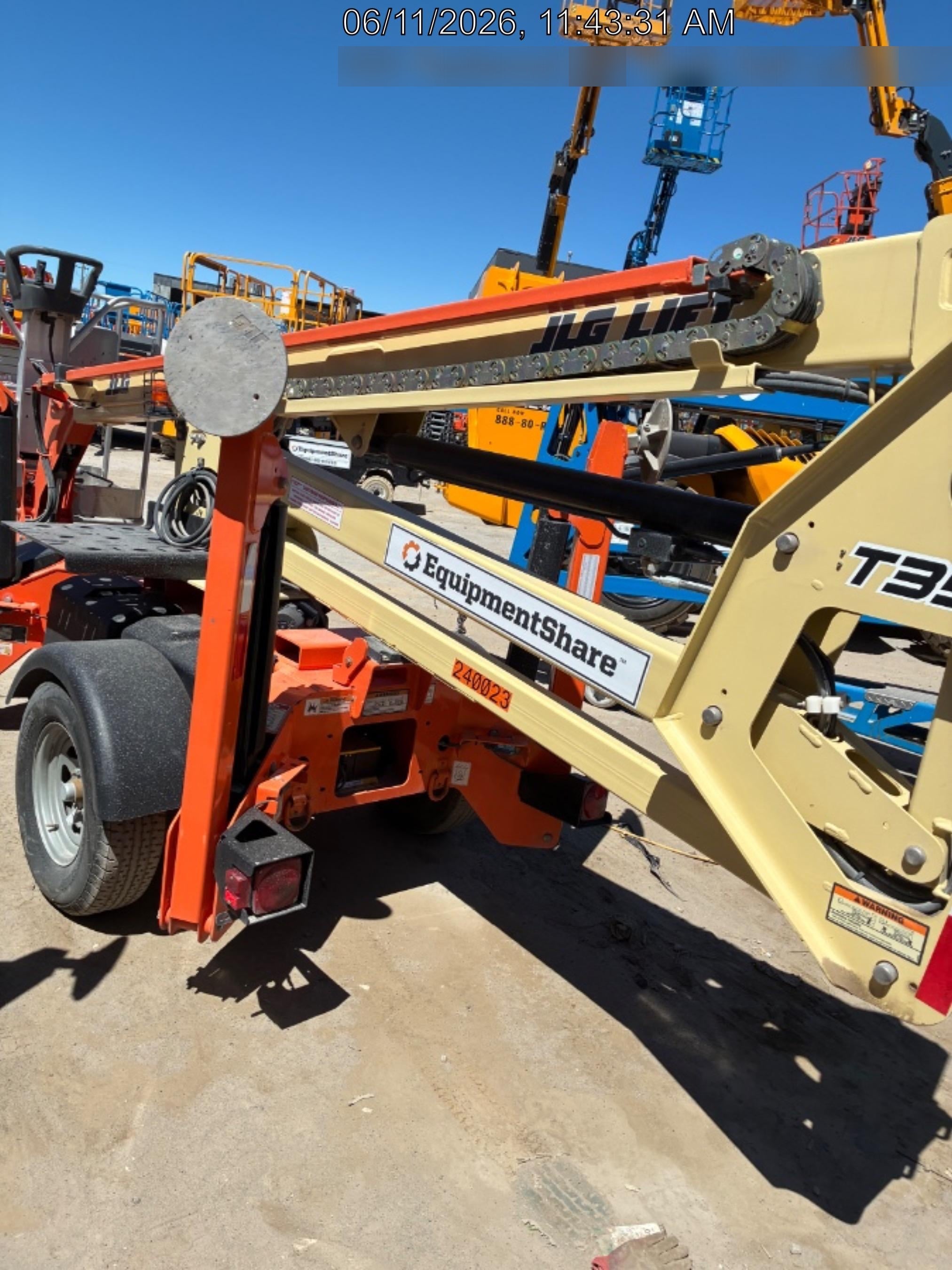 2022 JLG T350
